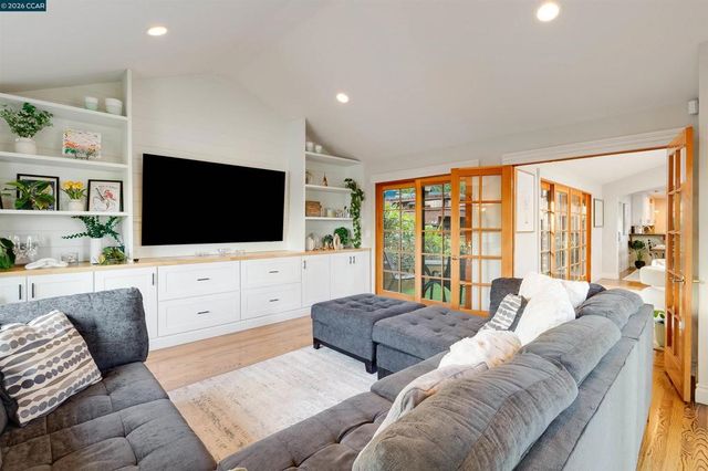 1455 Purson Ln, Lafayette, CA 94549