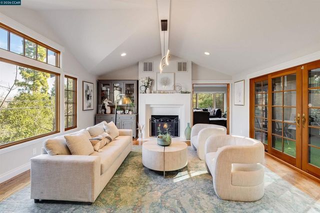 1455 Purson Ln, Lafayette, CA 94549