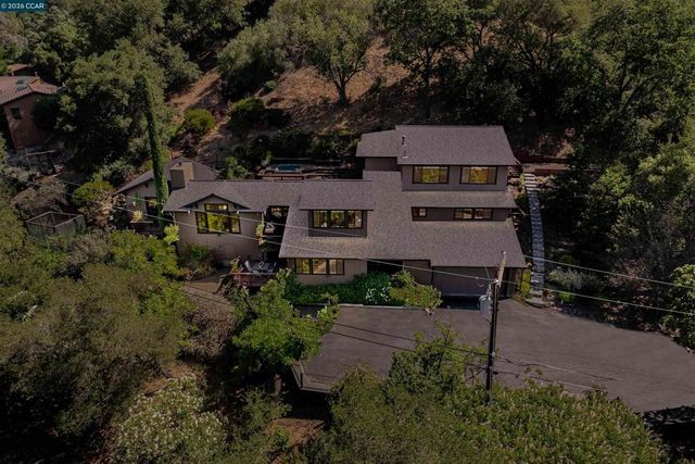 1455 Purson Ln, Lafayette, CA 94549