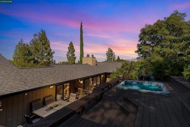 1455 Purson Ln, Lafayette, CA 94549