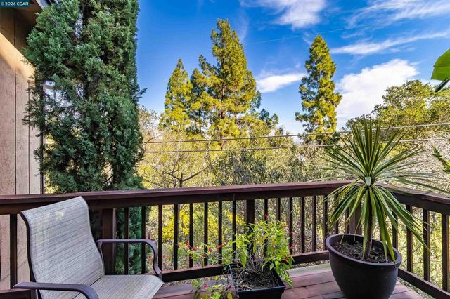 1455 Purson Ln, Lafayette, CA 94549