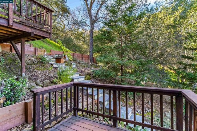 1455 Purson Ln, Lafayette, CA 94549