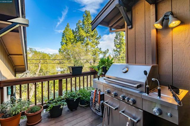 1455 Purson Ln, Lafayette, CA 94549