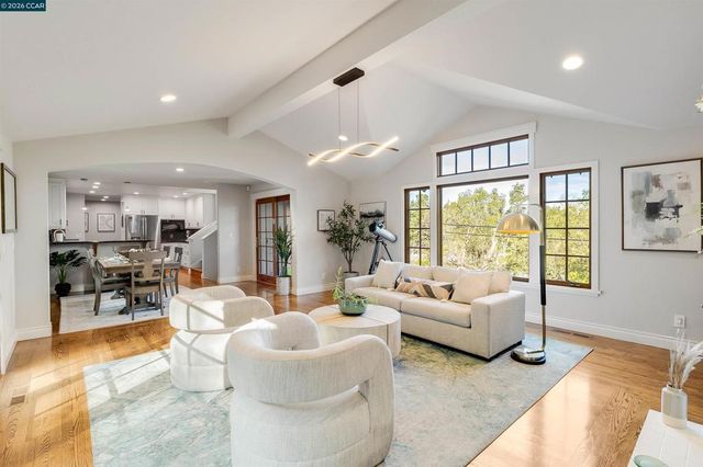 1455 Purson Ln, Lafayette, CA 94549