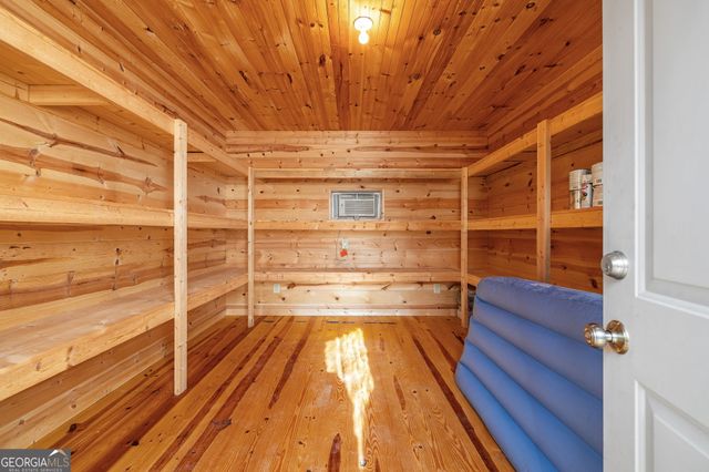 231 E Morgan Street, Clarkesville, GA 30523