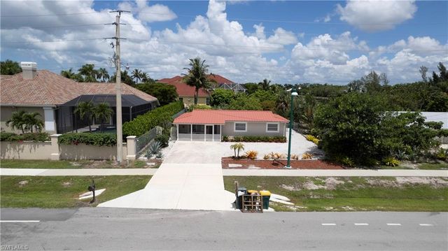 2191 Thomasson DR, Naples, FL 34112