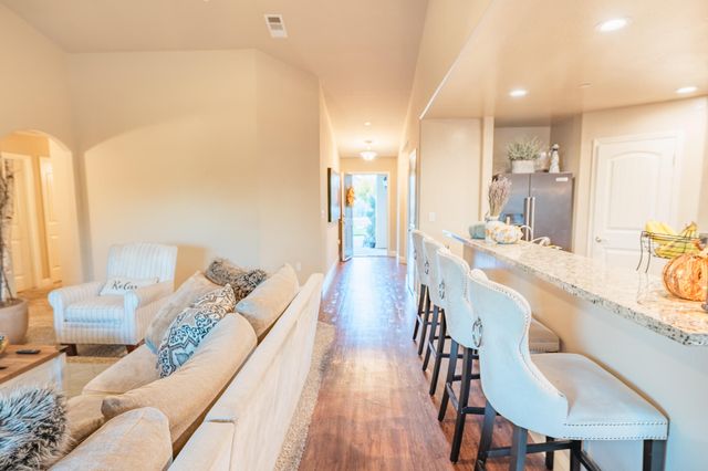 505 Forest Court, Woodlake, CA 93286