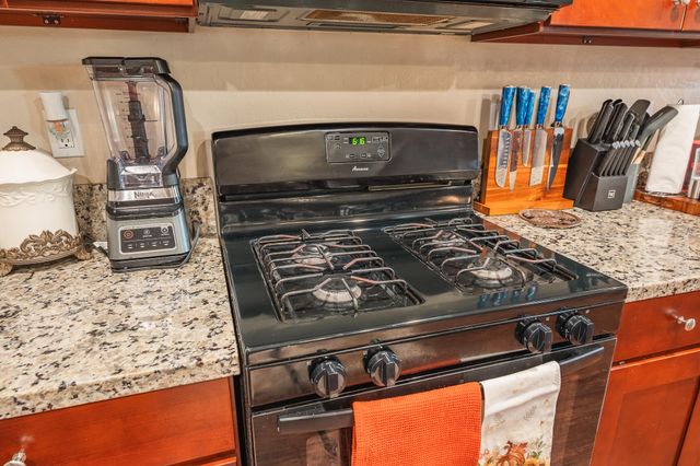 505 Forest Court, Woodlake, CA 93286