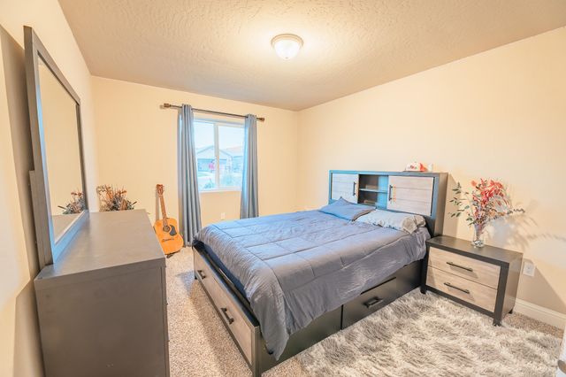 505 Forest Court, Woodlake, CA 93286