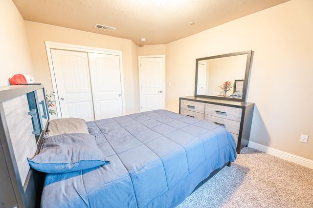 505 Forest Court, Woodlake, CA 93286