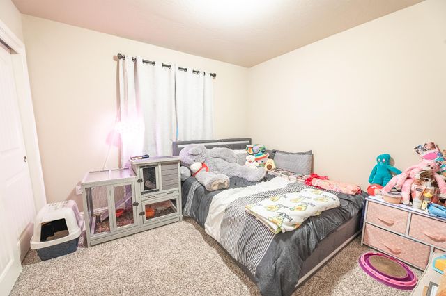 505 Forest Court, Woodlake, CA 93286