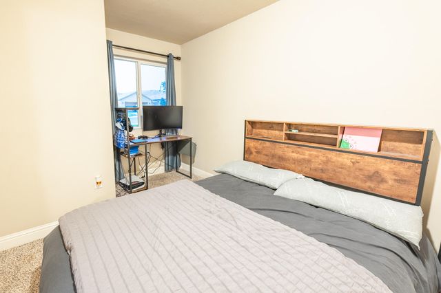 505 Forest Court, Woodlake, CA 93286