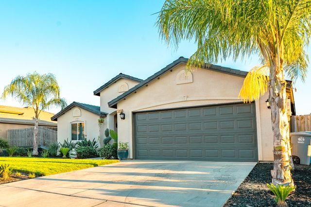 505 Forest Court, Woodlake, CA 93286