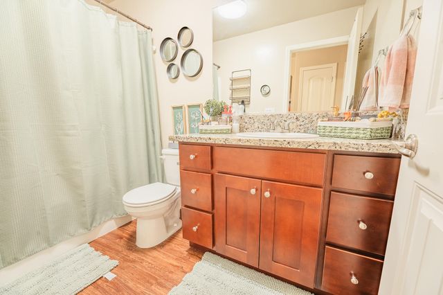 505 Forest Court, Woodlake, CA 93286