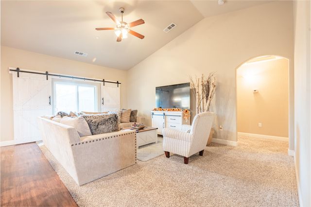 505 Forest Court, Woodlake, CA 93286