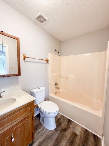 2661 Cummings Cir, Clarksville, TN 37042