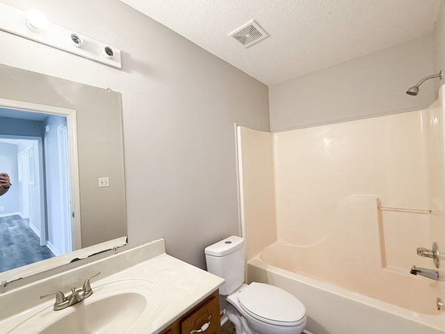 2661 Cummings Cir, Clarksville, TN 37042