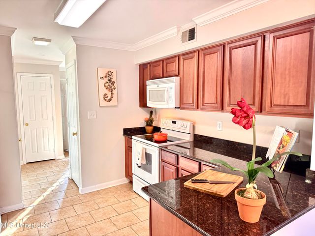 527 Front Beach Drive, 59, Ocean Springs, MS 39564