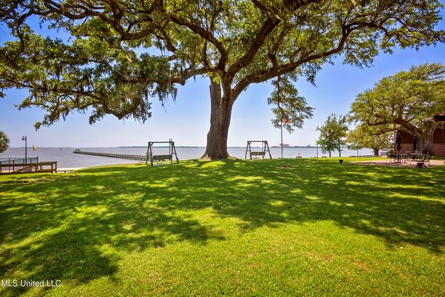 527 Front Beach Drive, 59, Ocean Springs, MS 39564