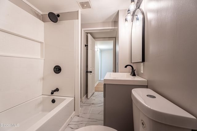 925 Washout Road, Glenville, NY 12302