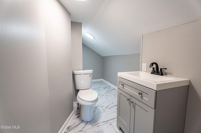 925 Washout Road, Glenville, NY 12302