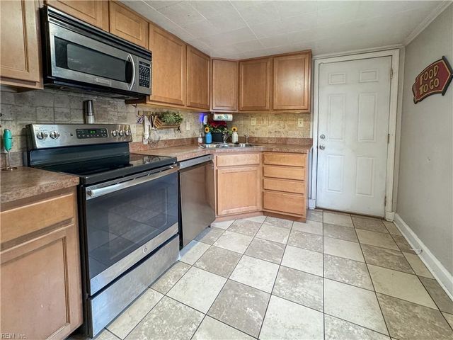 710 Osborn AVE, Chesapeake, VA 23325