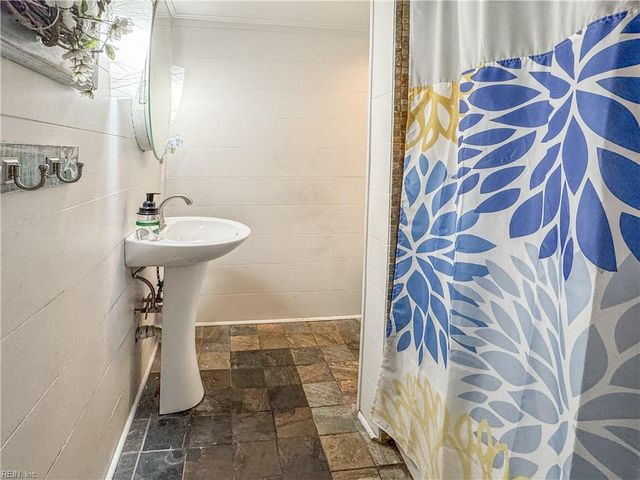 710 Osborn AVE, Chesapeake, VA 23325