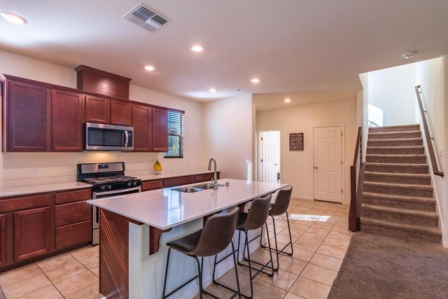 130 Bywell Bridge Cir, Sacramento, CA 95823