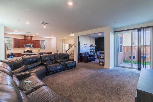 130 Bywell Bridge Cir, Sacramento, CA 95823