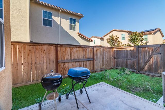 130 Bywell Bridge Cir, Sacramento, CA 95823