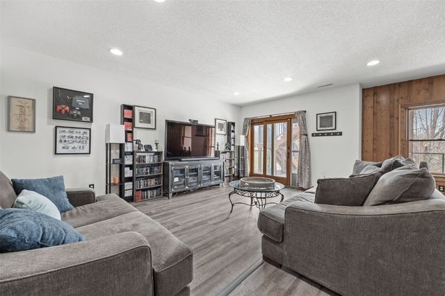 1321 NE Hickory Hollow Road, Solon, IA 52333