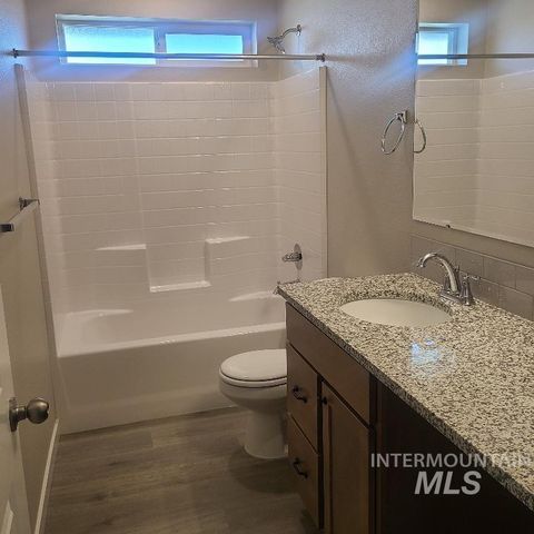 9529 S Geothermal Ave., Kuna, ID 83634
