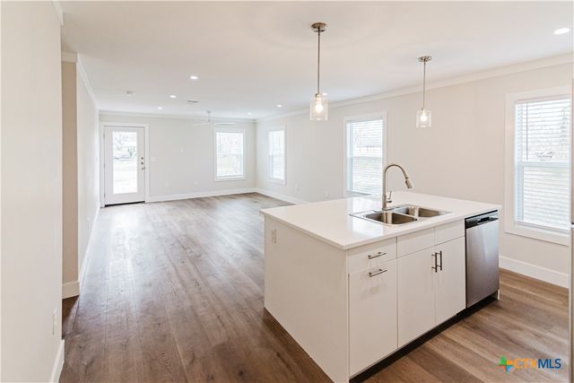 404 Bridge Street, Cuero, TX 77954