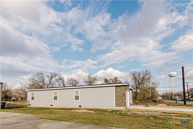 404 Bridge Street, Cuero, TX 77954