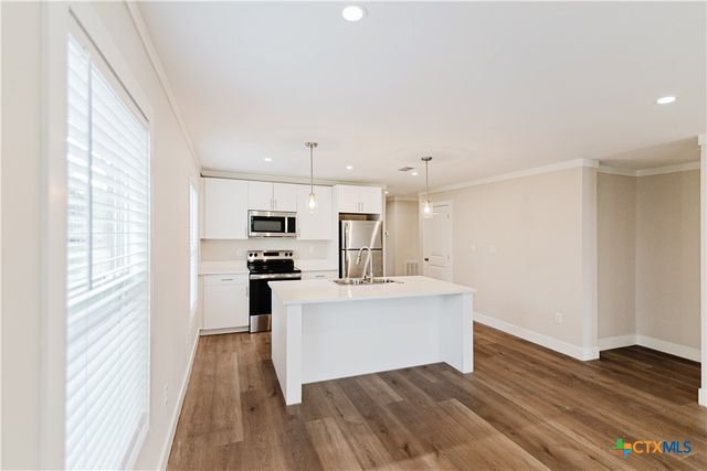 404 Bridge Street, Cuero, TX 77954