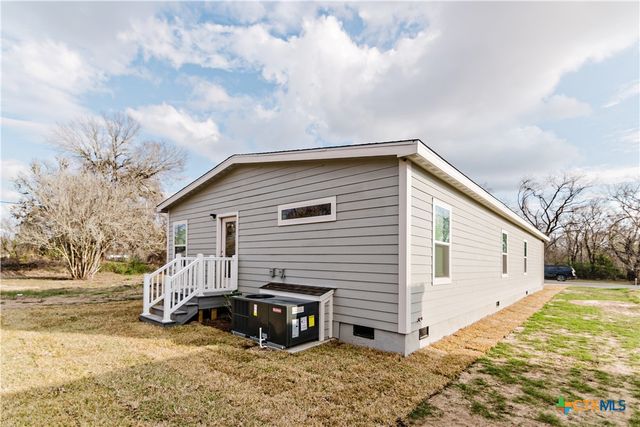 404 Bridge Street, Cuero, TX 77954