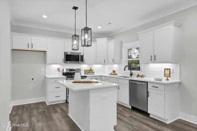 163 Bayshore Drive, Sneads Ferry, NC 28460