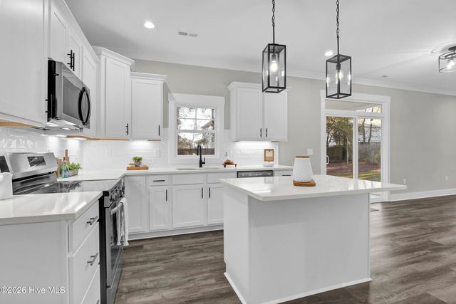 163 Bayshore Drive, Sneads Ferry, NC 28460