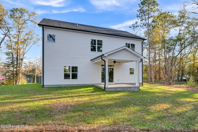 163 Bayshore Drive, Sneads Ferry, NC 28460