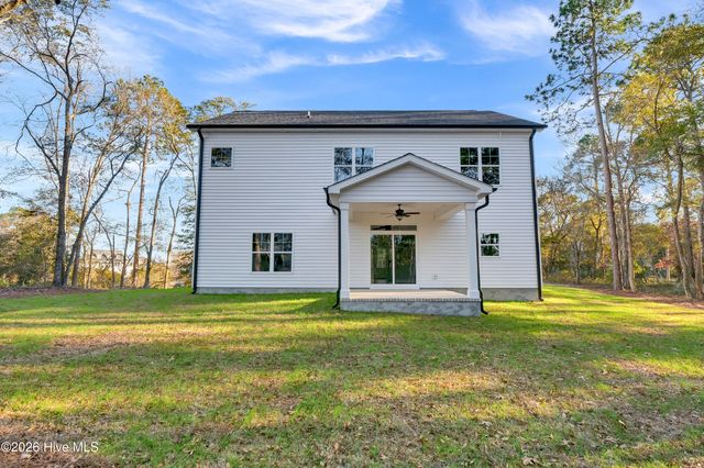 163 Bayshore Drive, Sneads Ferry, NC 28460