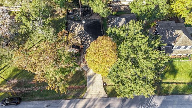 121 Clear Water Street W, Montgomery, TX 77356