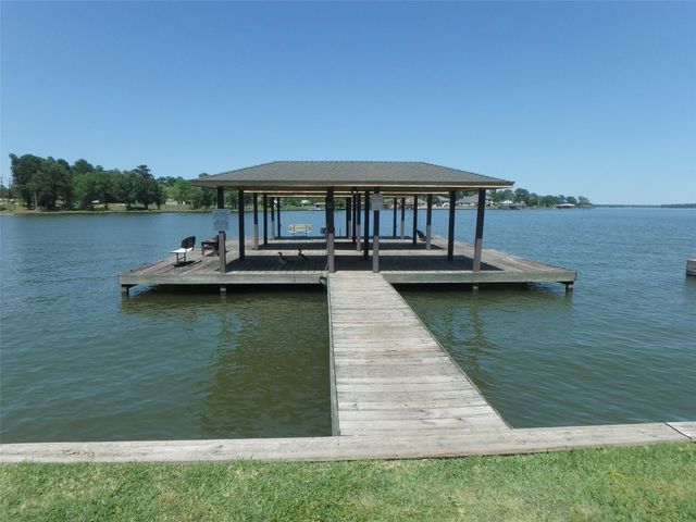 121 Clear Water Street W, Montgomery, TX 77356