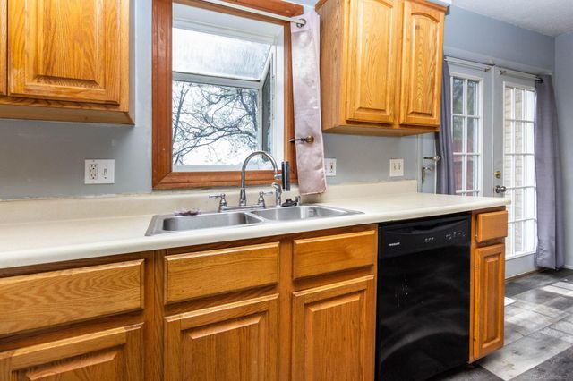 13281 Lake Pointe Boulevard, Van Buren Twp, MI 48111