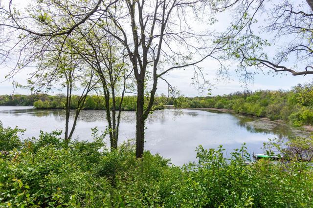 13281 Lake Pointe Boulevard, Van Buren Twp, MI 48111