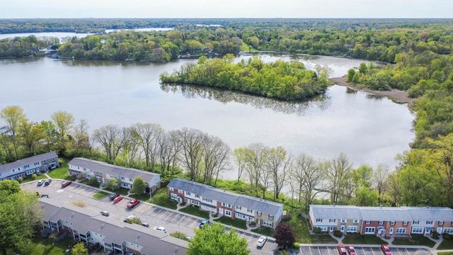 13281 Lake Pointe Boulevard, Van Buren Twp, MI 48111