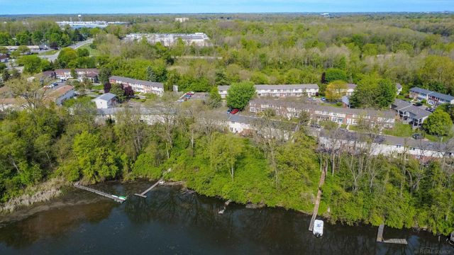 13281 Lake Pointe Boulevard, Van Buren Twp, MI 48111