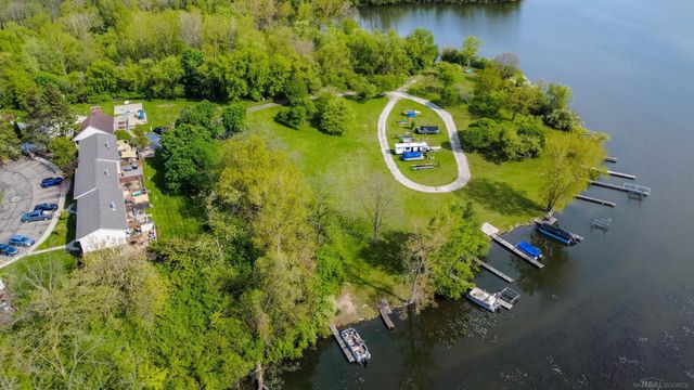 13281 Lake Pointe Boulevard, Van Buren Twp, MI 48111