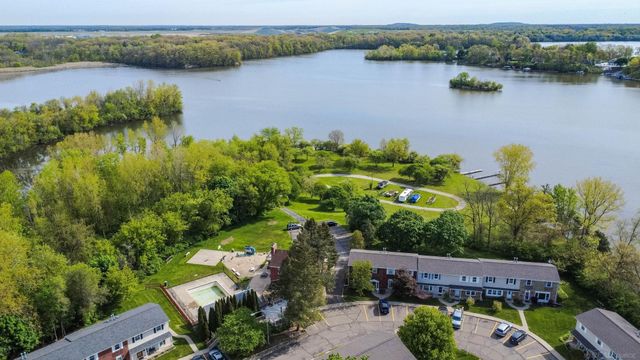 13281 Lake Pointe Boulevard, Van Buren Twp, MI 48111