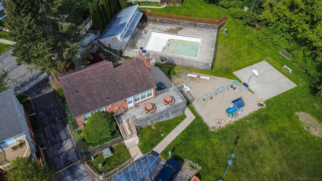 13281 Lake Pointe Boulevard, Van Buren Twp, MI 48111