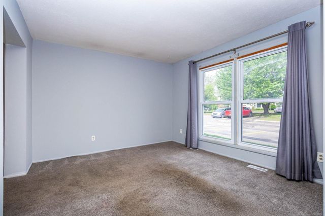 13281 Lake Pointe Boulevard, Van Buren Twp, MI 48111